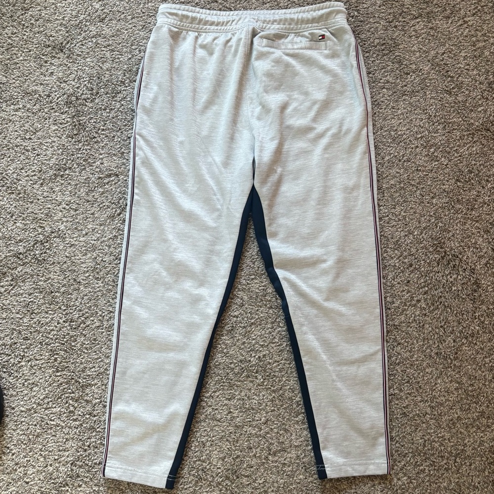 Tommy Hilfiger Sweats - Picture 4 of 5
